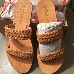Matisse tan leather sandals new in box